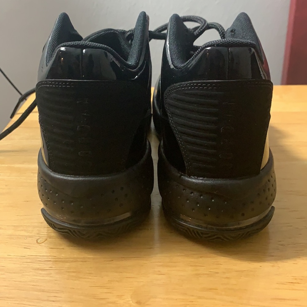 Jordan Black Tennis Shoes - Picture 3 of 4